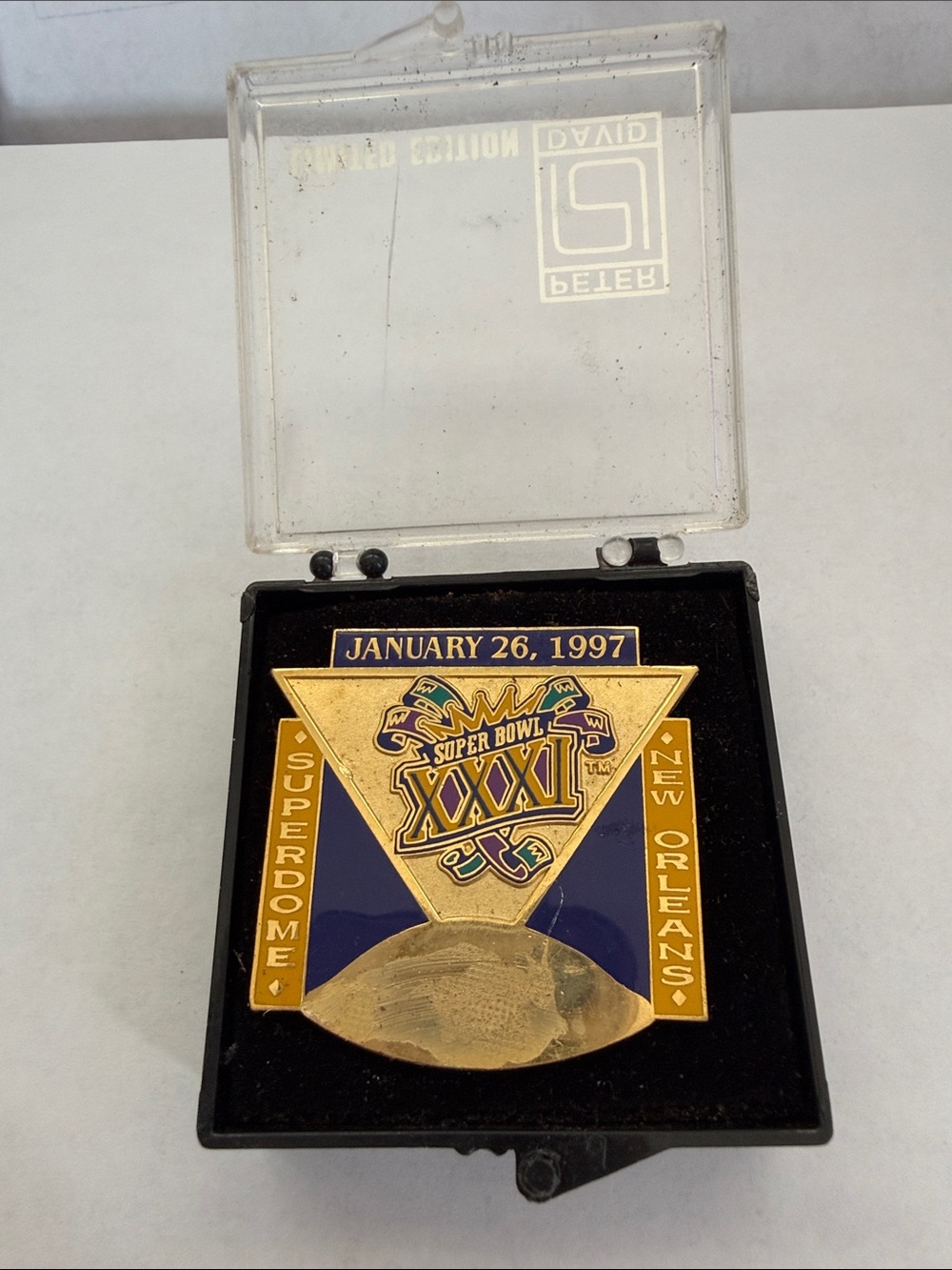 1997 Super Bowl XXXI Commemorative Medal by Peter David plus Bonus NFL PRESS PIN